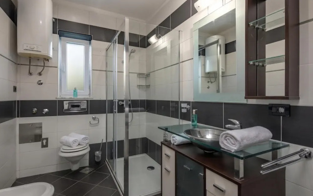 Quiet City Apartment Dexa