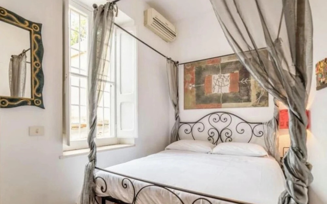 Apartment 6 People, Rome Trevi Fountain Convenient and Clean
