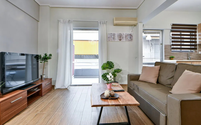Comfy Home next to metro
