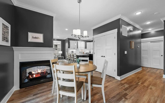 Lux 3BR 3bath w Rooftop Hot Tub