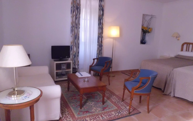 Hotel Llenaire