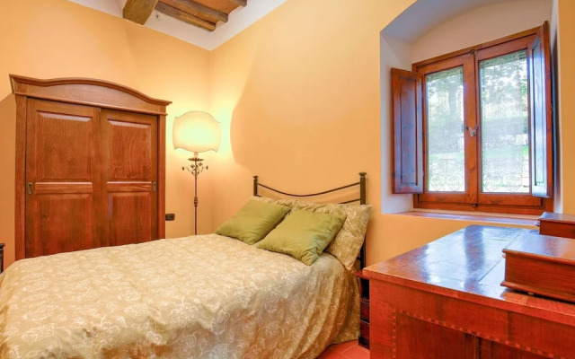 Elegant Holiday Home in Greve in Chianti With Swimming Pool