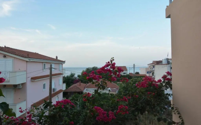 Marinos Studios - 1st floor apartment