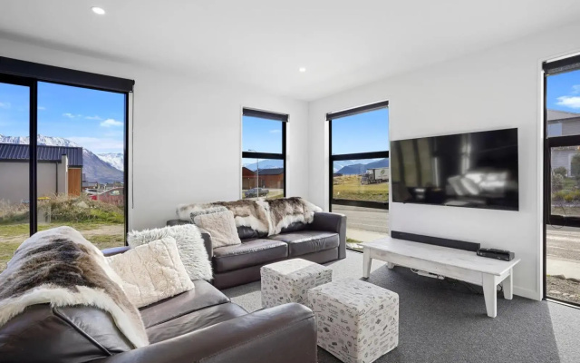 Paradise Point - Wānaka Holiday Home