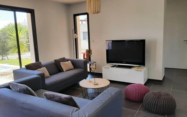 Elegant Villa in Sainte Valiere