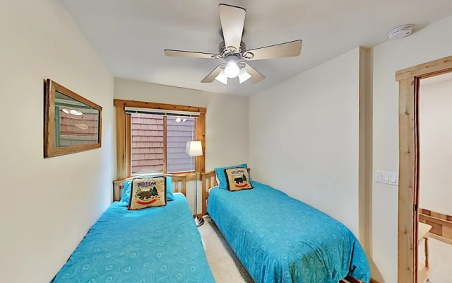 4020skiv 2 Bedroom Condo