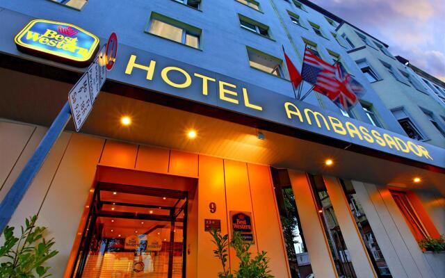 Best Western Ambassador Hotel вид на фасад