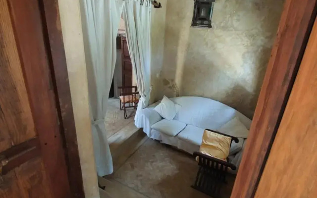 Samaki House