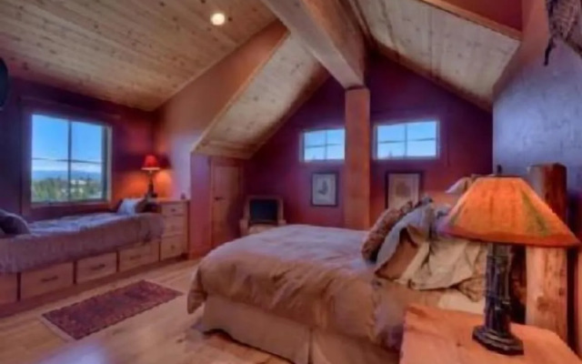 Glacier Luxury Lodge