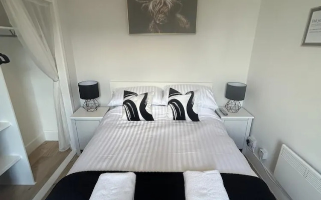 Newly Renovated 2-bed Apartment in Peterhead