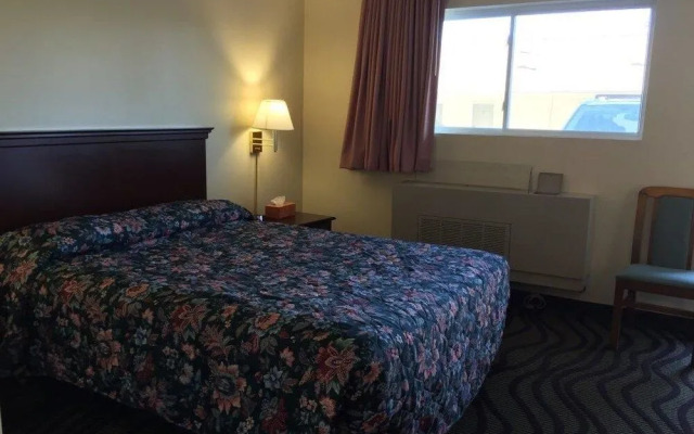 The Falls Motel - 2 Mi to " Watkins Glen State Park, Seneca Lake " AND 4 Mi to Watkins Glen International Track " The Glen "