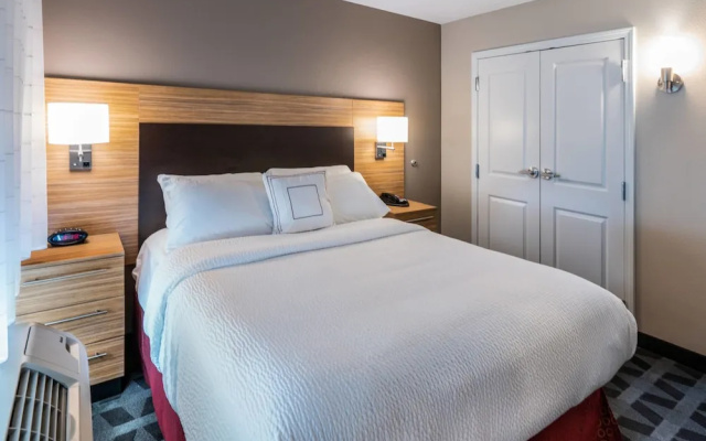 TownePlace Suites by Marriott Milwaukee Oak Creek