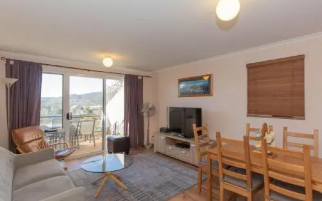 Cascades 13/3 Kurrajong Street