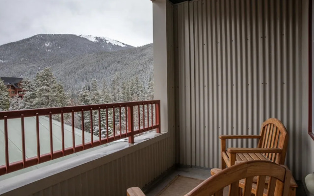 8282 Silver Mill 1 Bedroom Condo by RedAwning