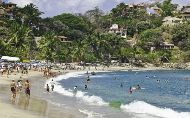 Surfing Sayulita Break