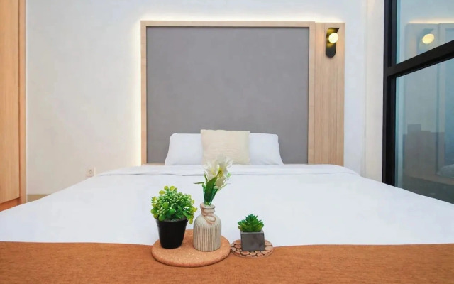 Calm And Restful 1Br At Ciputra World 2 Apartment