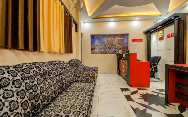 OYO 9658 Hotel Madhuram