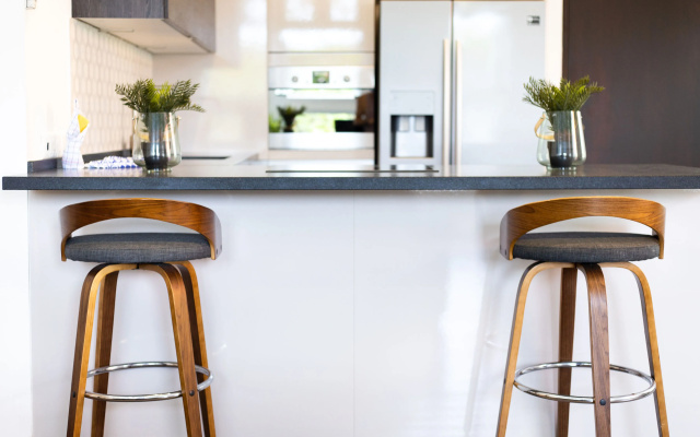 Sunshine - Magnificently Bright 2Br Top City Centre Townhouse