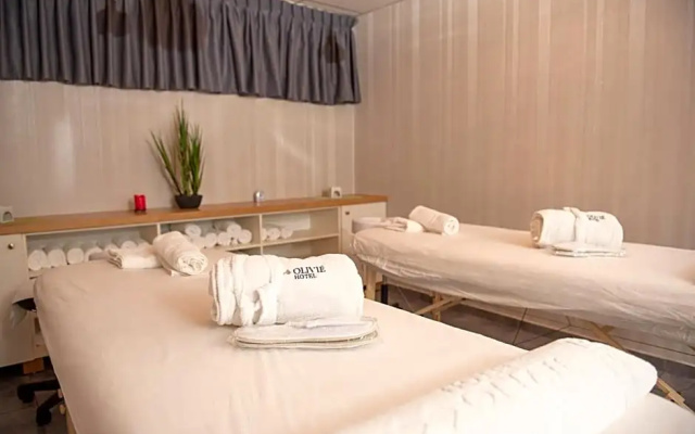 Ramada Olivie Nazareth