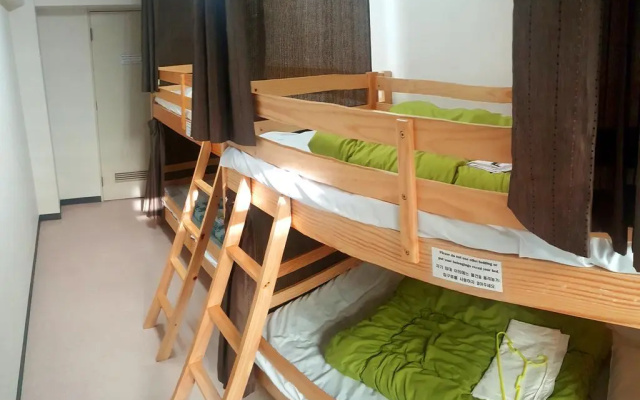 Guesthouse Shiawase Eki - Hostel