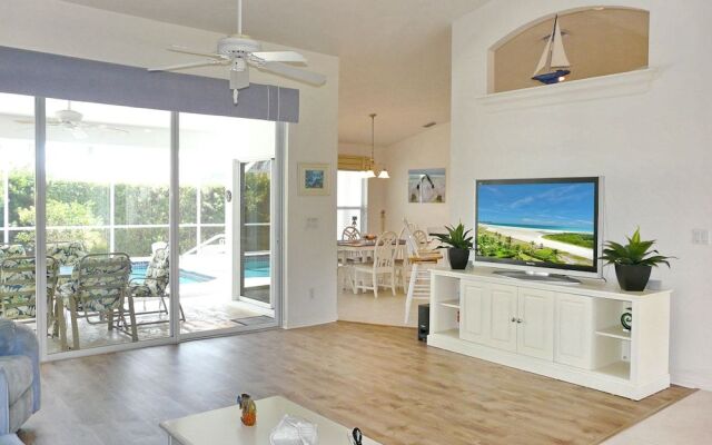Inviting, Quiet Home in With Pool and Steps to Beach