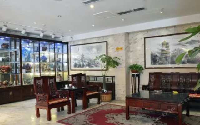 Tianji Zhongzhou Yhe Hotel (Zhengzhou Yanzhuang Metro Station Branch)
