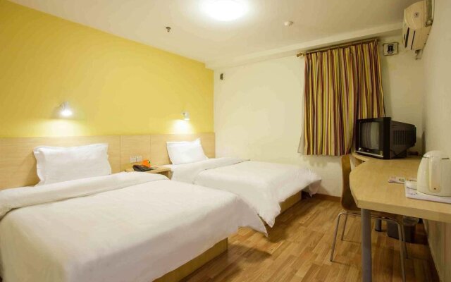 Отель 7Days Inn Changde Bridge Southern Mart комната для гостей