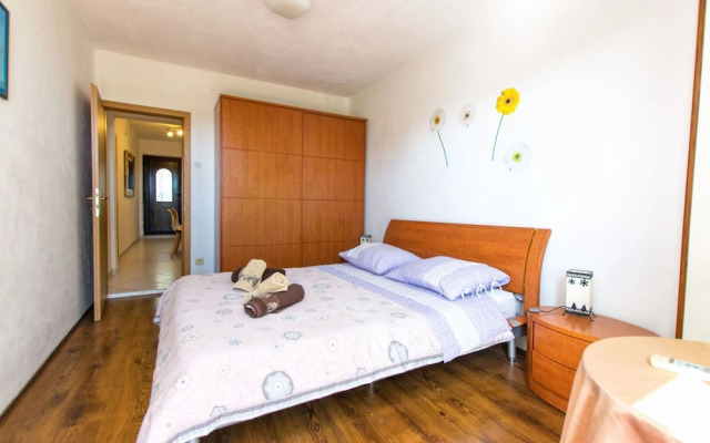 Apartment Goran