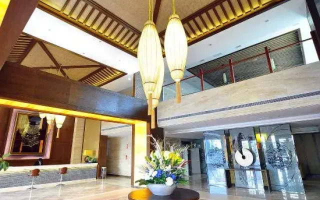 Rongting Holiday Inn Luoping