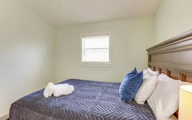 4 Mi to Beaches: Alluring Largo Hideaway!