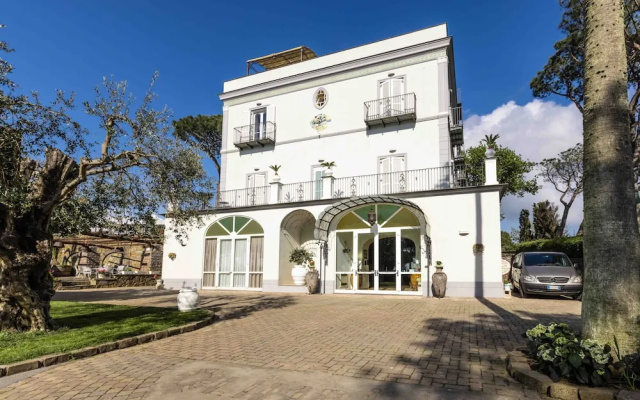 Elegant Sorrento Coast Villa with Pool and Tennis Court