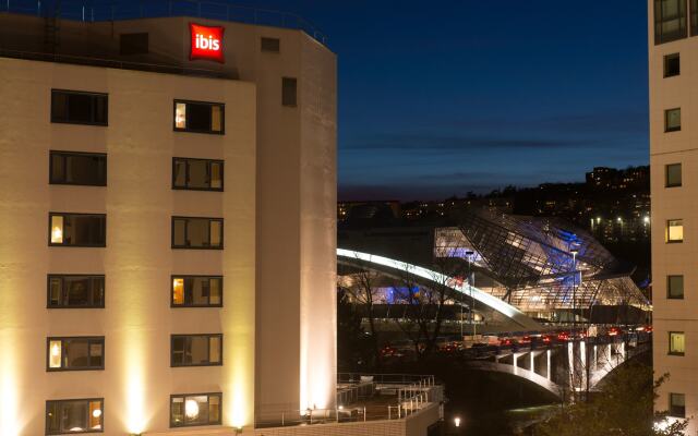 Отель ibis Lyon Gerland Musée des Confluences Франция, Лион - отзывы, цены и фото номеров - забронировать отель ibis Lyon Gerland Musée des Confluences онлайн вид на фасад