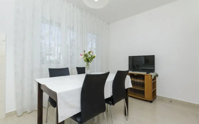 Apartments Karmela