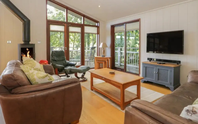 Leafy Nook Lodge