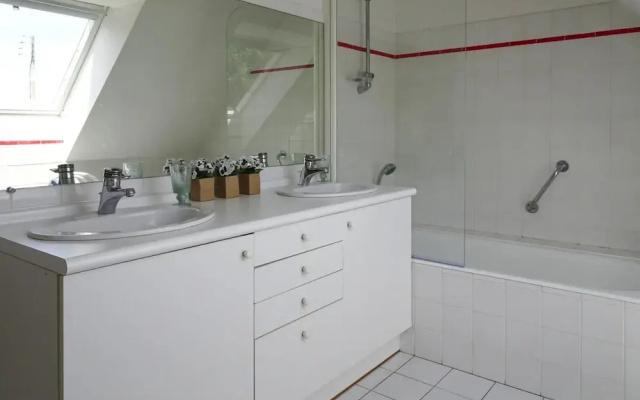 Villa in Plougasnou With Stunning Sea Views