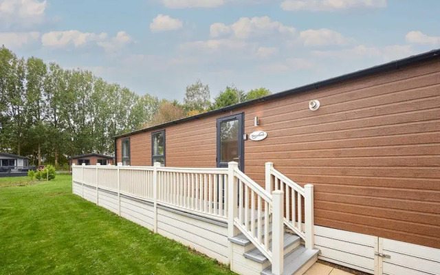 Host Stay Tarn Lodge