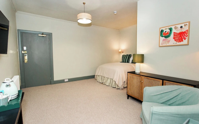 Torr House