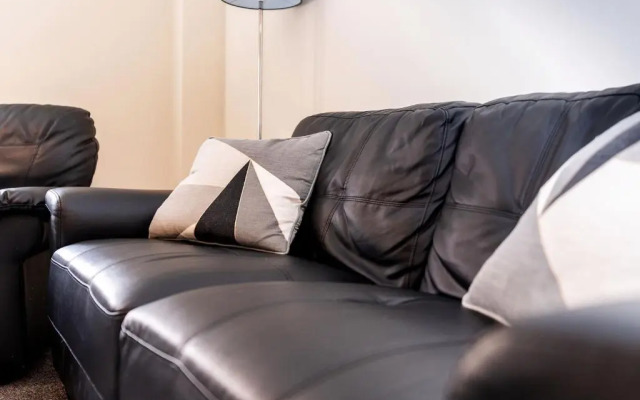 Cosy Apartment & Central Location & Contractors & DSA