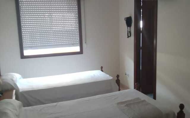 Отель Hostal El Viejo Galeón Испания, Байона - отзывы, цены и фото номеров - забронировать отель Hostal El Viejo Galeón онлайн комната для гостей