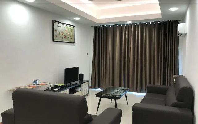 Sunset Seaview Vacation Condos @ Crystal Condo