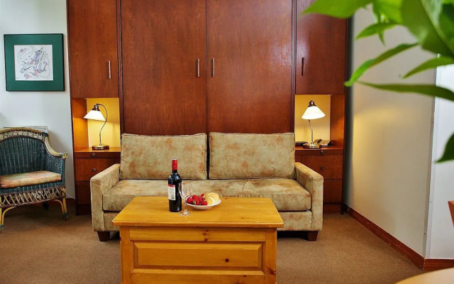 Alpenglow Lodge by ResortQuest Whistler
