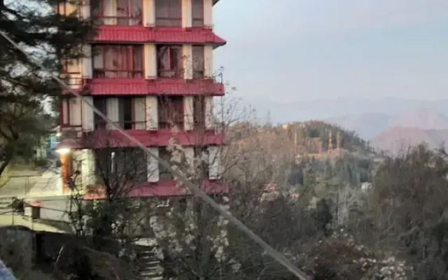 Mashobra Heights Hotel by Shalidrishya