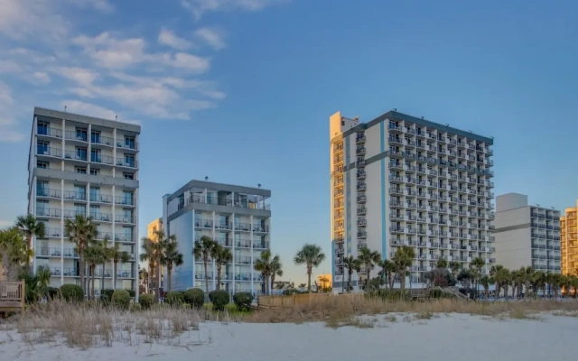 Spectacular Oceanfront Condo by Hosteeva