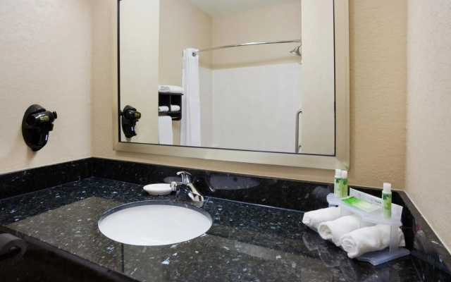 Holiday Inn Express & Suites Aberdeen by IHG
