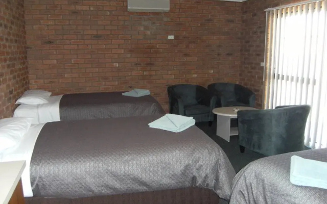 Regency Court Motel
