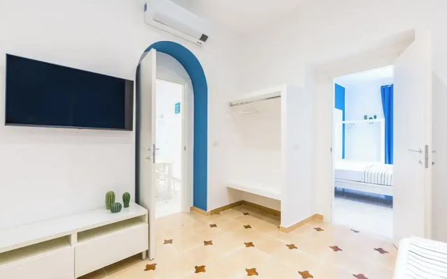 White&Blue Apartment at Sanità  by Wonderful Italy
