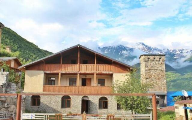 Отель Guest House Goshtela Грузия, Местиа - отзывы, цены и фото номеров - забронировать отель Guest House Goshtela онлайн вид на фасад