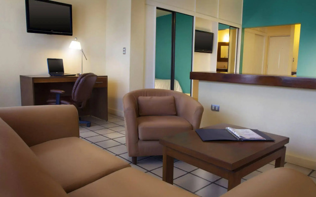 The Westmarine Waterfront Hotel