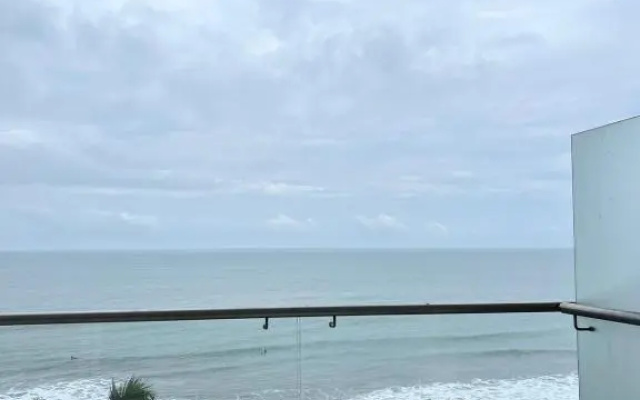 Playa Azul Tonsupa