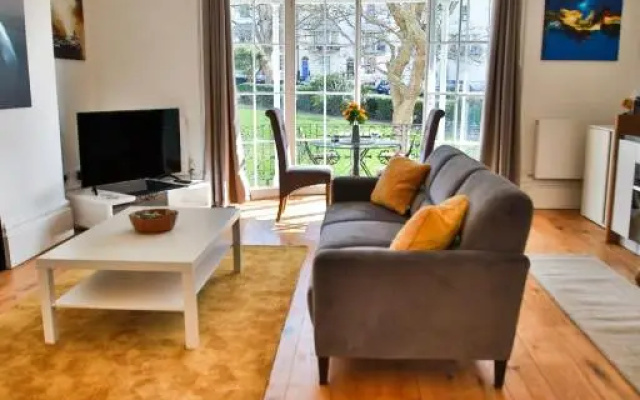 41B Wellington Suites